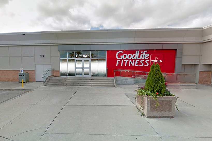 The exterior entrance to the Markville Mall For Women location.